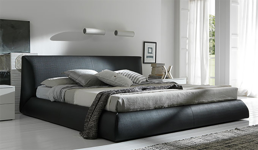 Ako želite elegantan i nenametljiv stil enterijera spavaće sobe, posteljinu uklopite u postojeće tonove.