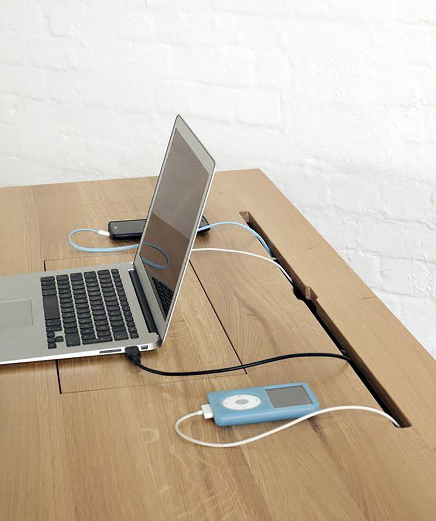 Skrivene utičnice u radnom stolu