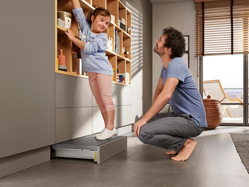 Skrivena fioka i maksimalno iskorišćen prostor u sokli donjih elemenata u kuhinji