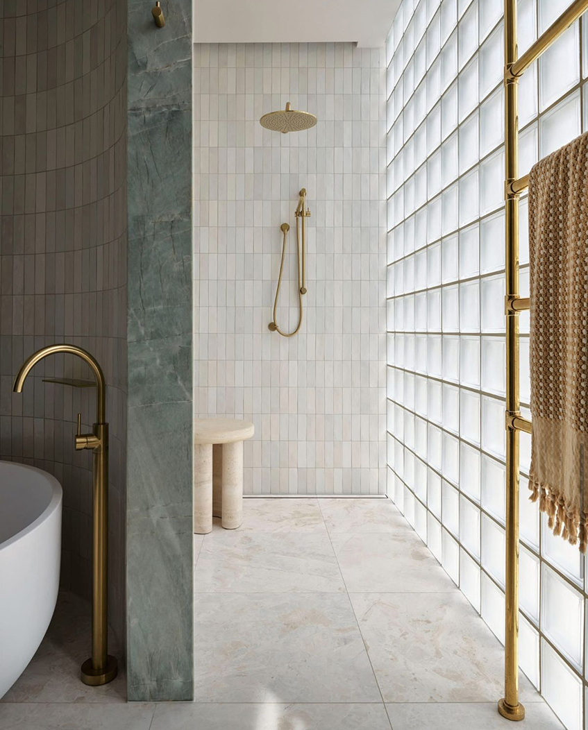 Idealna primena prizmi je u tuš kabini