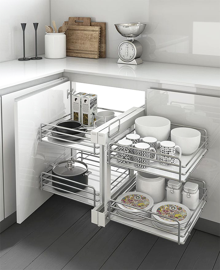 Organizacija kuhinje dela mrtvog ugla u donjim elementima